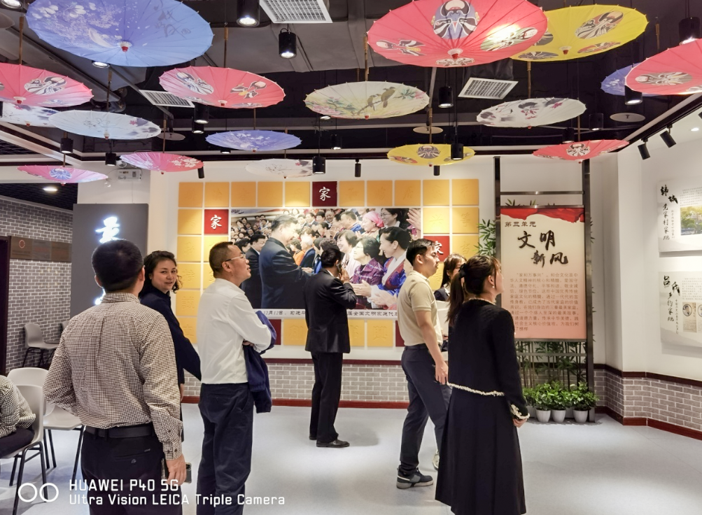 公司固定收益部黨支部、投行業(yè)務(wù)部黨支部、綜合事務(wù)部與金融（產(chǎn)業(yè)）基地保障黨支部開展聯(lián)合黨日活動(dòng)