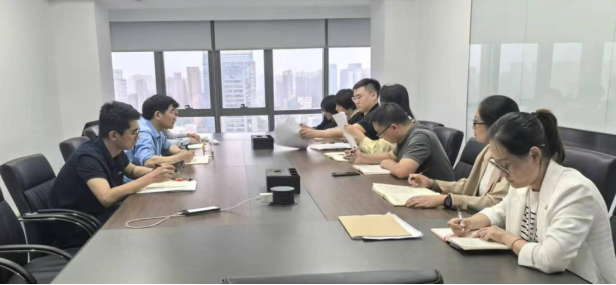 資金管理與財(cái)務(wù)核算中心聯(lián)合黨支部開展深入貫徹中央八項(xiàng)規(guī)定精神學(xué)習(xí)教育